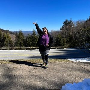 Meet your Posher, Caitlyn